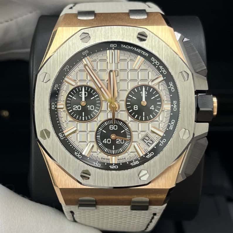 Audemars Piguet Royal Oak Offshore 43mm Pink Never worn - Box View