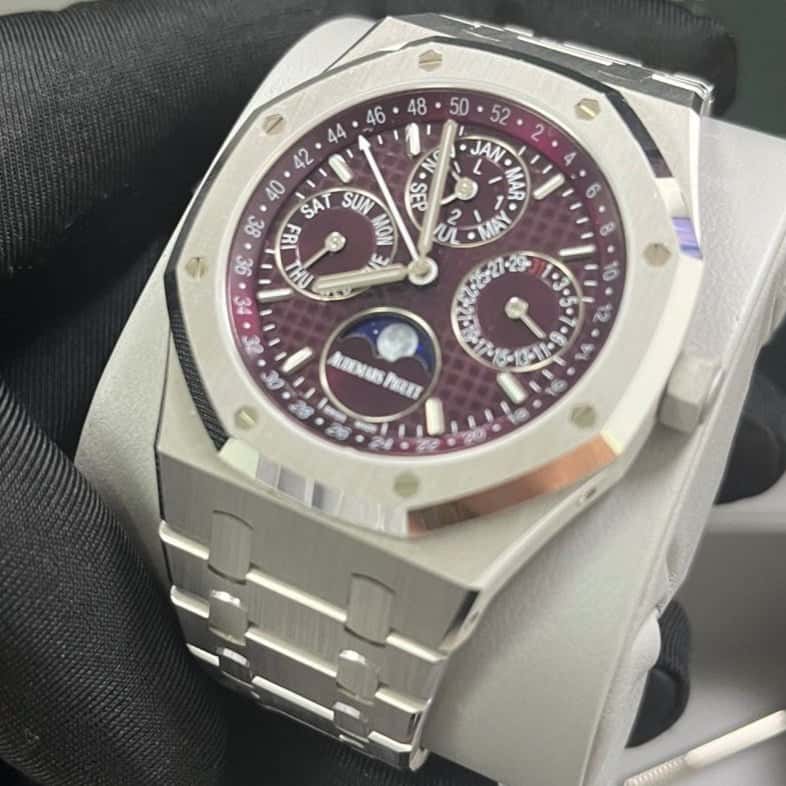 Audemars Piguet Royal Oak Perpetual Calendar 41mm Red Never worn - Box View
