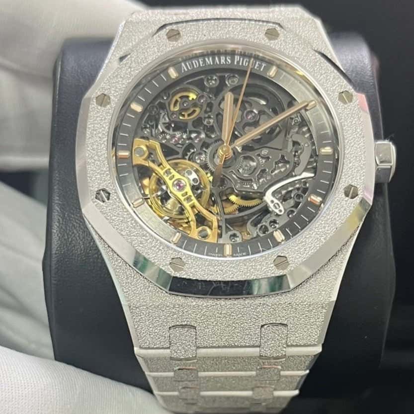 Audemars Piguet Royal Oak 41mm Gold Never worn - Model View