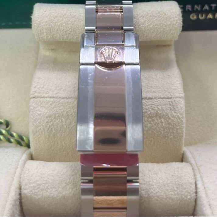 Rolex GMT-Master II 40mm Pink Never worn - Model View