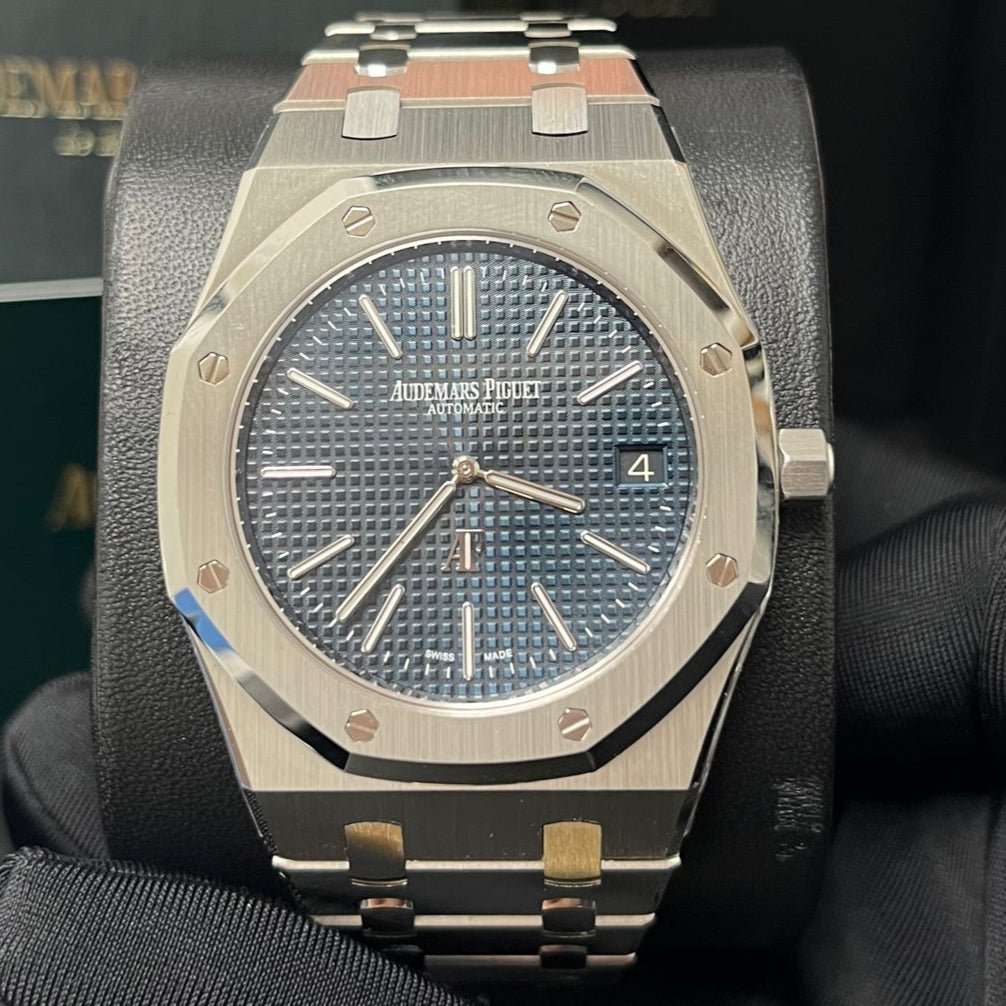 Audemars Piguet Royal Oak 39mm Blue Never worn - Box View