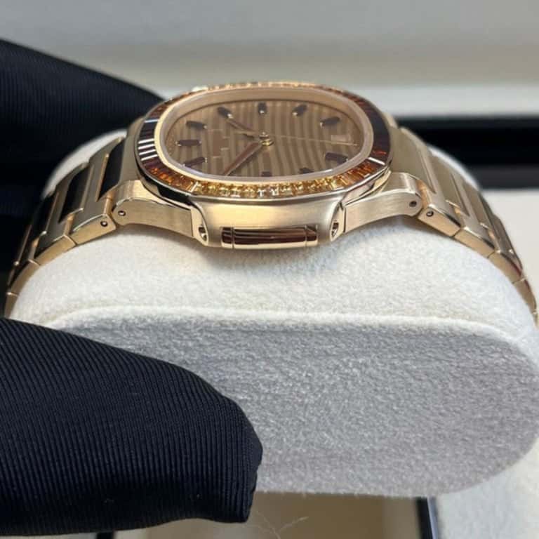 Patek Philippe Nautilus 40mm Pink Never worn - Inside View