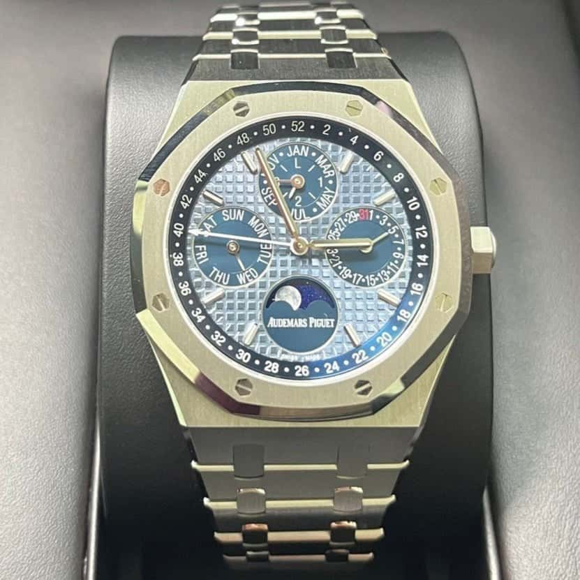 Audemars Piguet Royal Oak Perpetual Calendar 41mm Blue Never worn - Box View