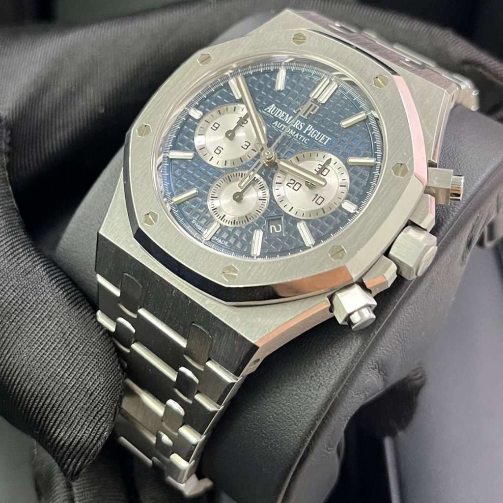 Audemars Piguet Royal Oak Selfwinding Chronograph 41mm Silver Never worn - Back View