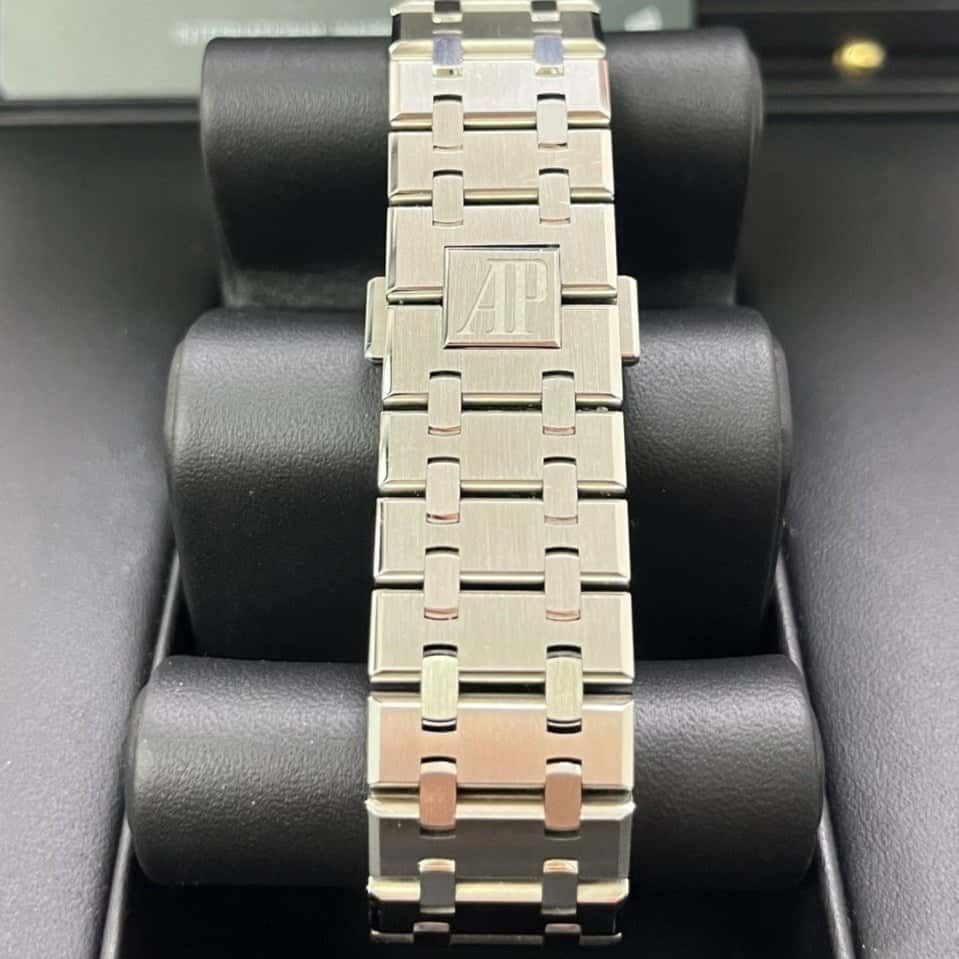 Audemars Piguet Royal Oak Selfwinding Chronograph 41mm Silver Never worn - Box View