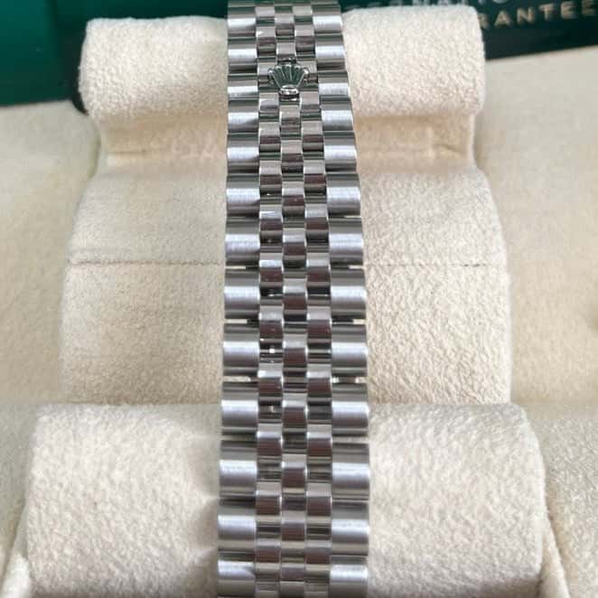 Rolex Datejust 31 Green Never worn - Inside View