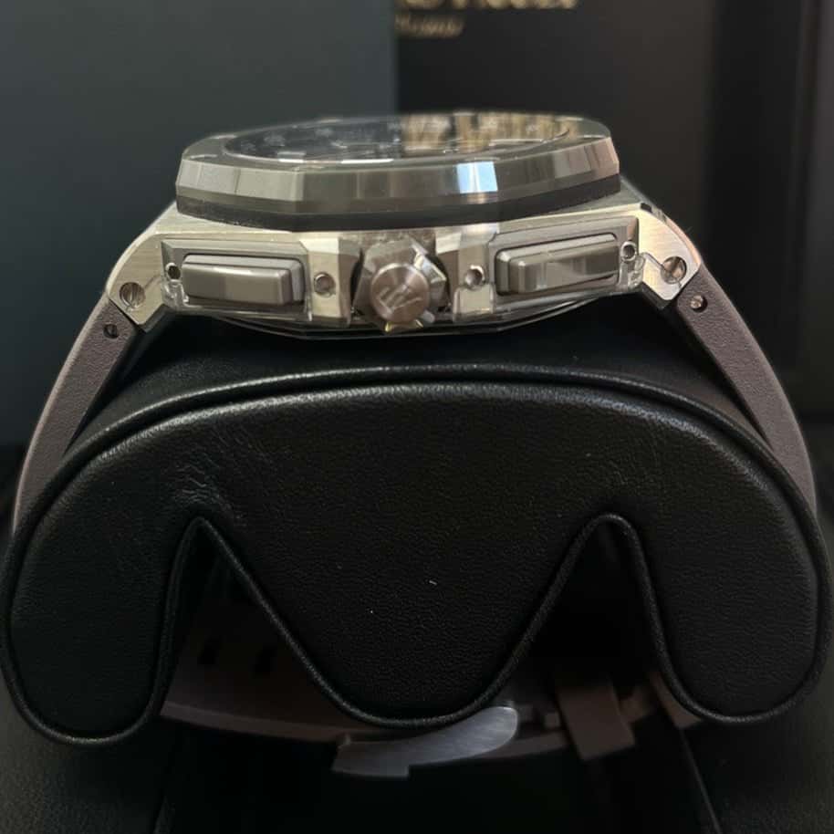 Audemars Piguet Royal Oak Offshore 44mm MultiColor Never worn - Model View