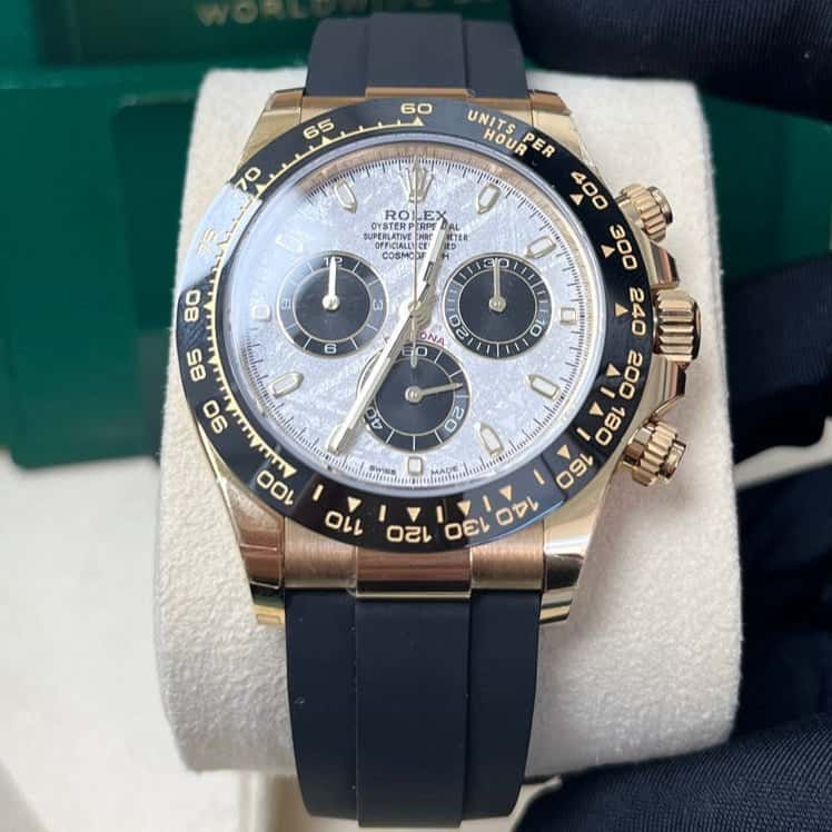 Rolex Daytona 40mm Black Never worn - Box View