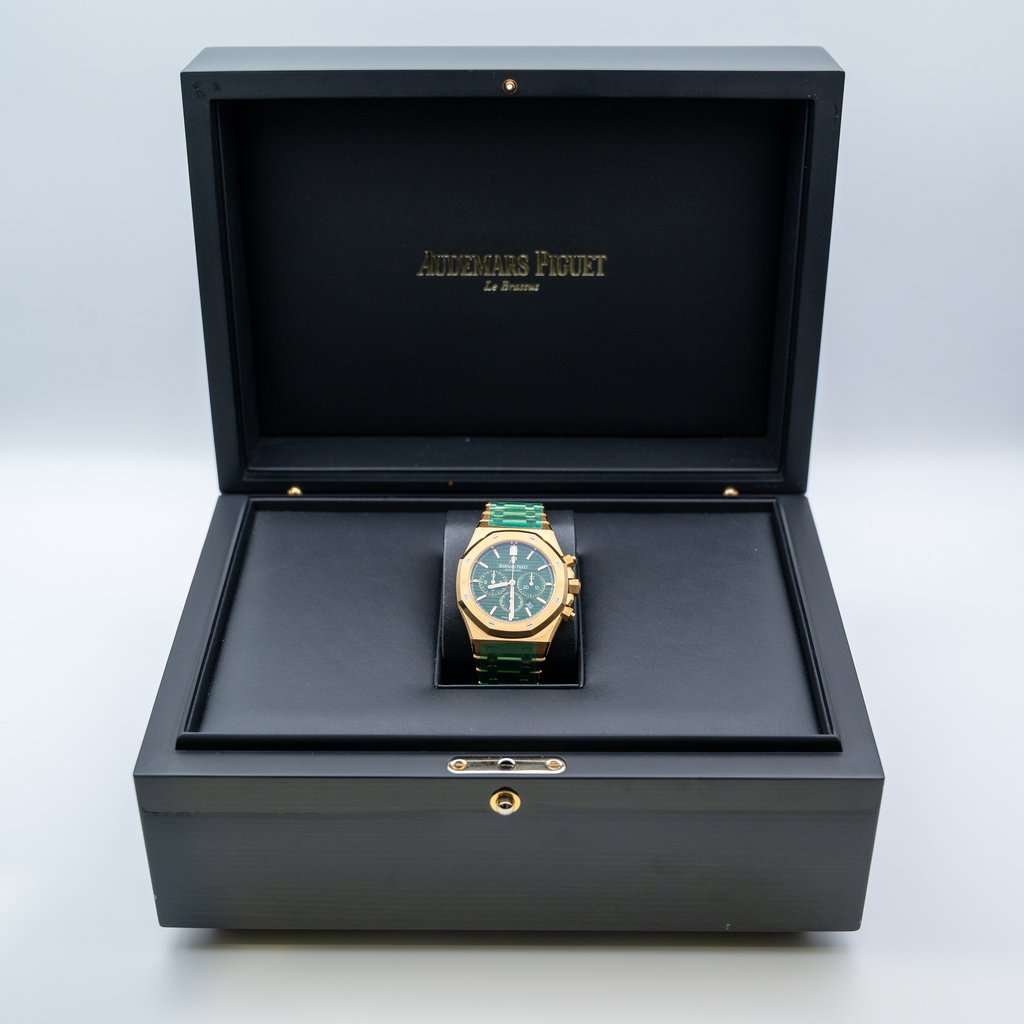 Audemars Piguet 41 mm Royal Oak Selfwinding Chronograph (Reference # 26331BA.OO.1220BA.02) MultiColor Never worn - Model View