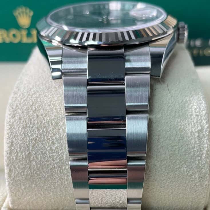 Rolex Datejust 41 Silver Never worn - Back View