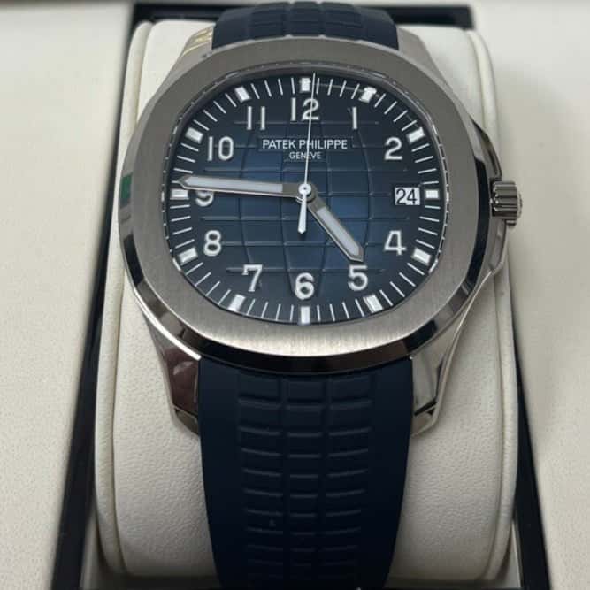 Patek Philippe Aquanaut 42mm Blue Never worn - Inside View