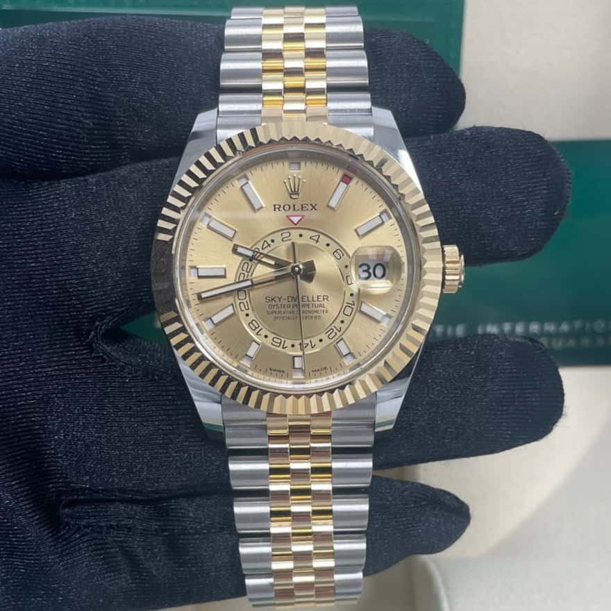 Rolex Sky-Dweller 42mm Gold Never worn - Model View