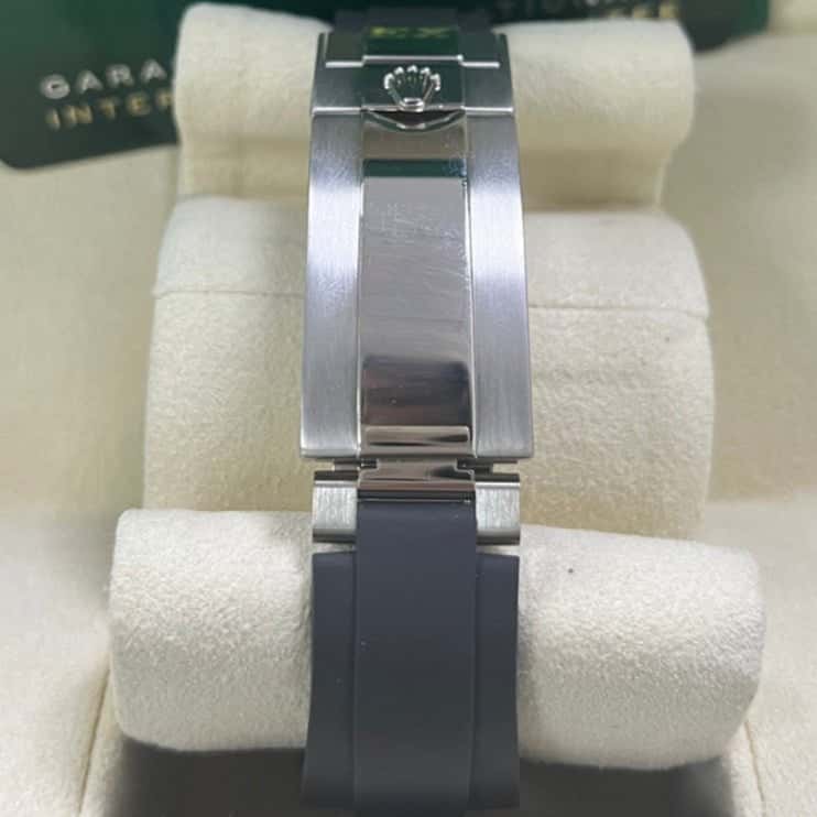 Rolex White Gold Yacht-Master 42 Watch - Black Dial - Oysterflex Strap Black Never worn - Model View