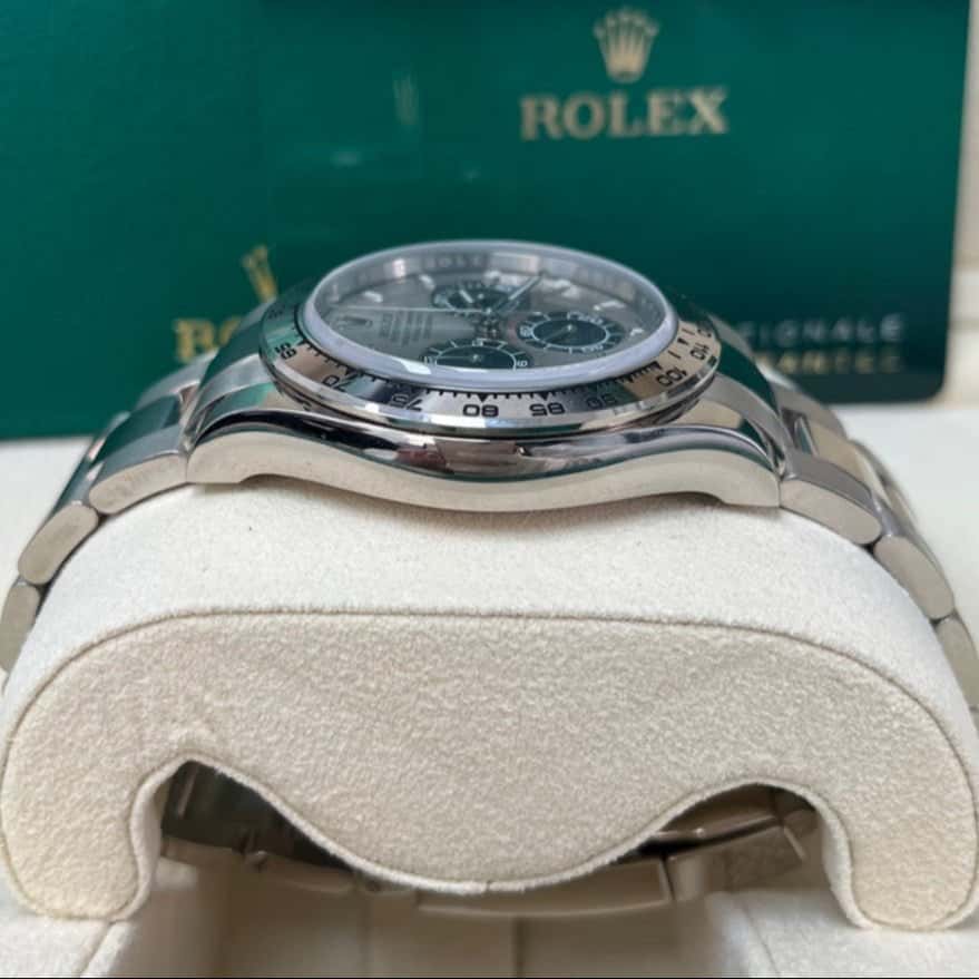 Rolex Daytona 40mm Black Never worn - Box View