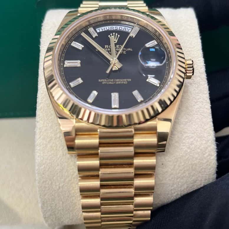 Rolex Day-Date 40 Silver Never worn - Model View