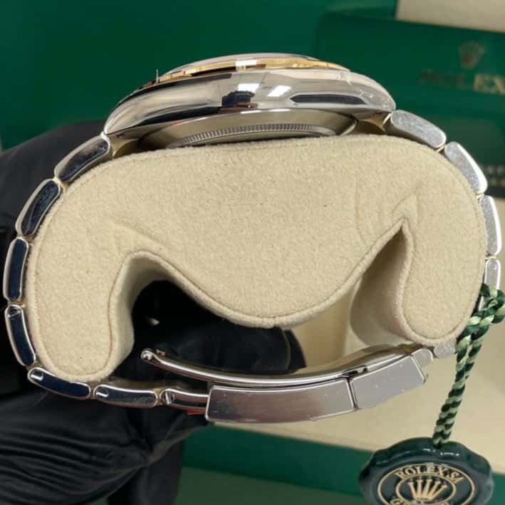Rolex Daytona 40mm White Never worn - Inside View