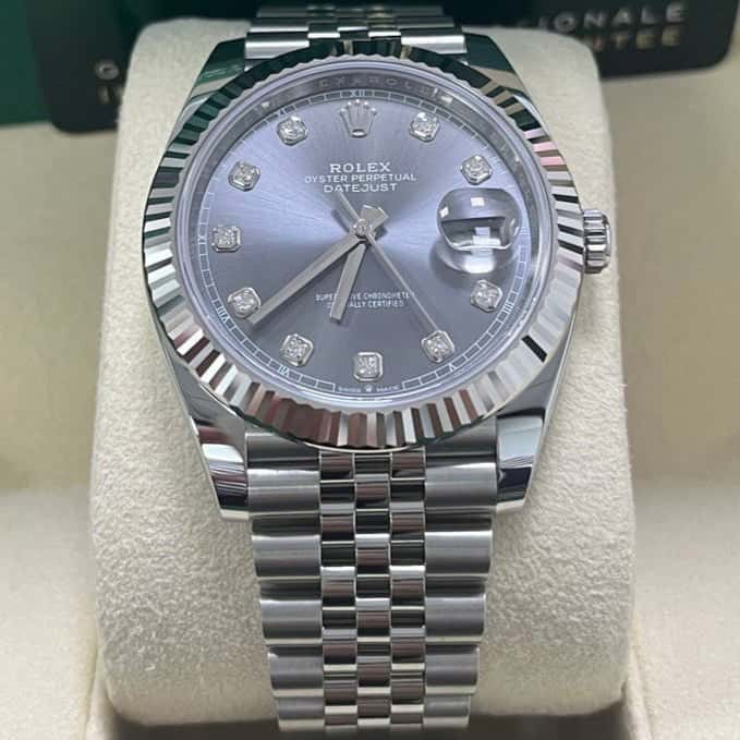 Rolex Datejust 41 Silver Never worn - Inside View