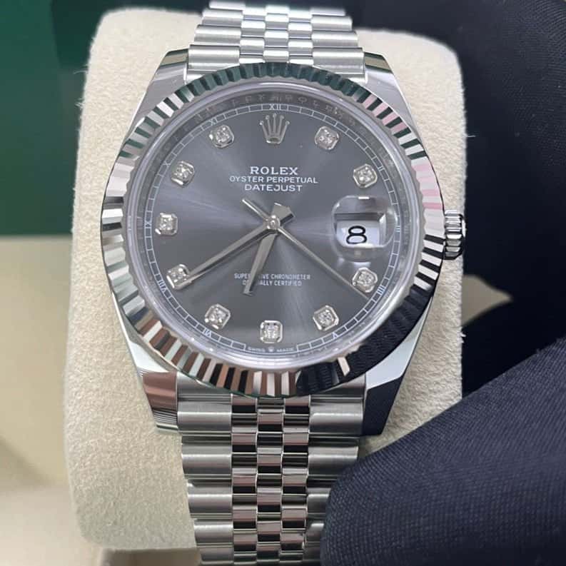 Rolex Datejust 41 Silver Never worn - Model View