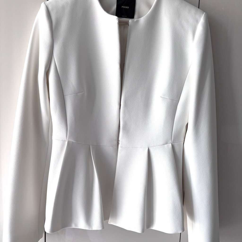 Pinko Blazer and Skirt White Very good - Model View