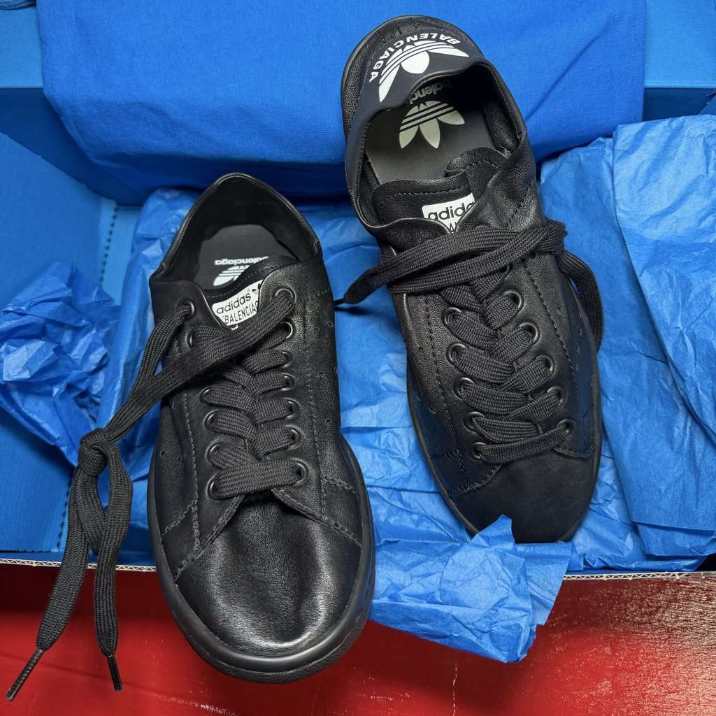 Balenciaga Balenciaga X Adidas Black Leather Never worn - Inside View