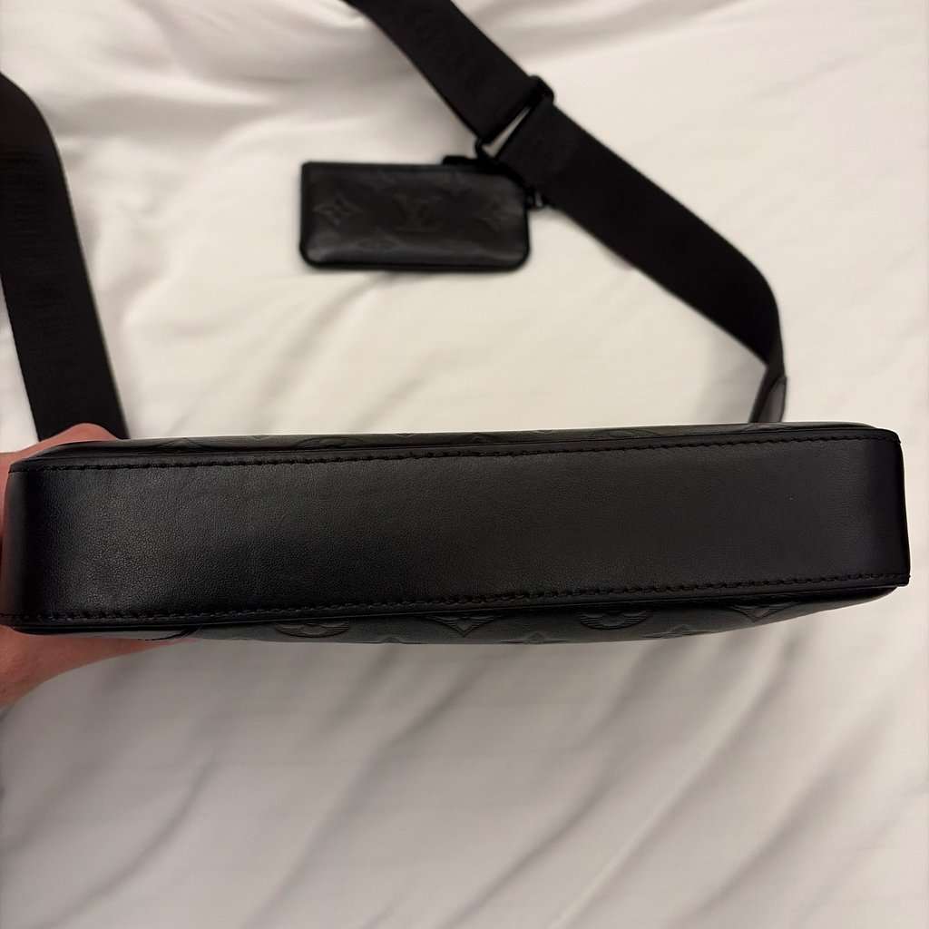 Louis Vuitton Louis Vuitton Messenger bag Black Leather Good condition - Inside View