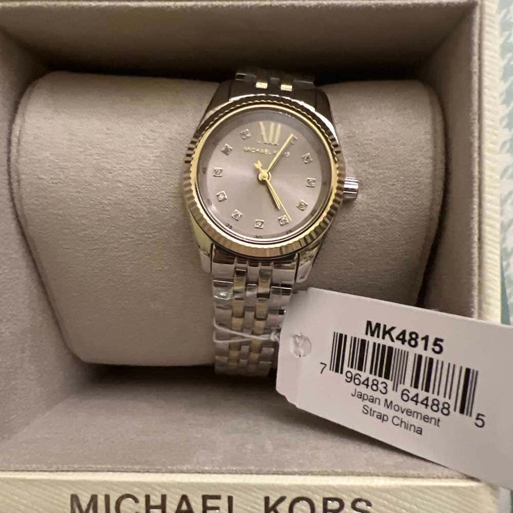 Michael Kors mk4815 Gold Never worn, with tag - Model View