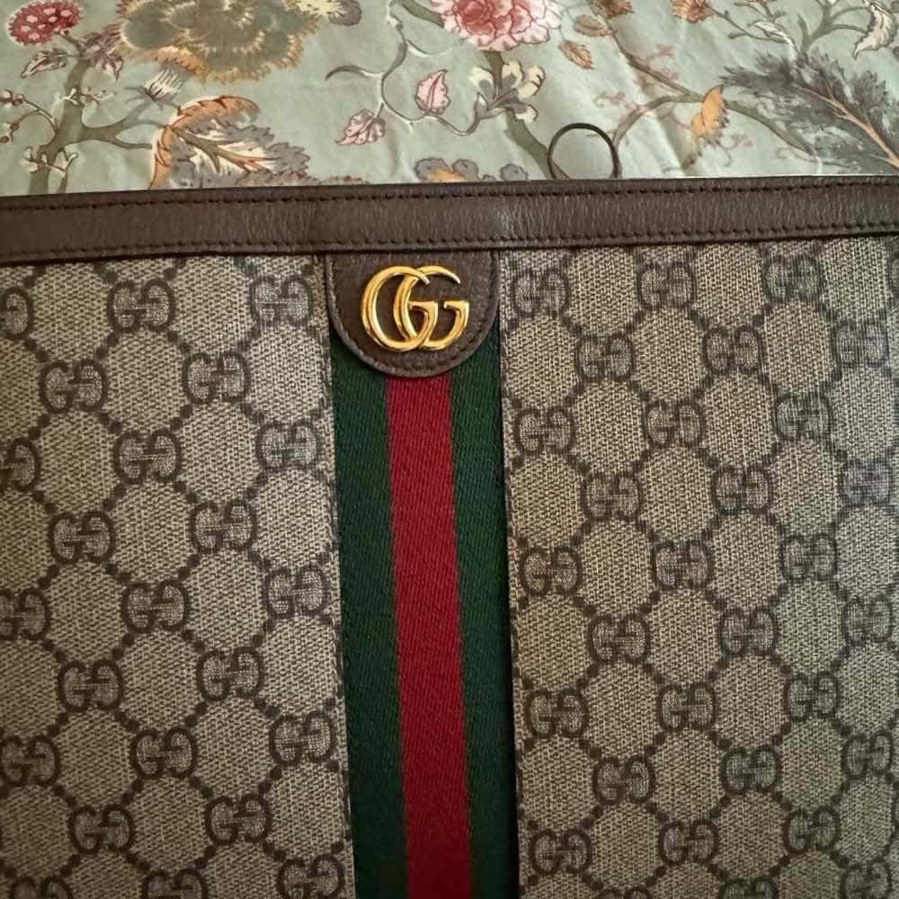 Gucci Ophedia Clutch MultiColor Canvas Leather Never worn - Model View
