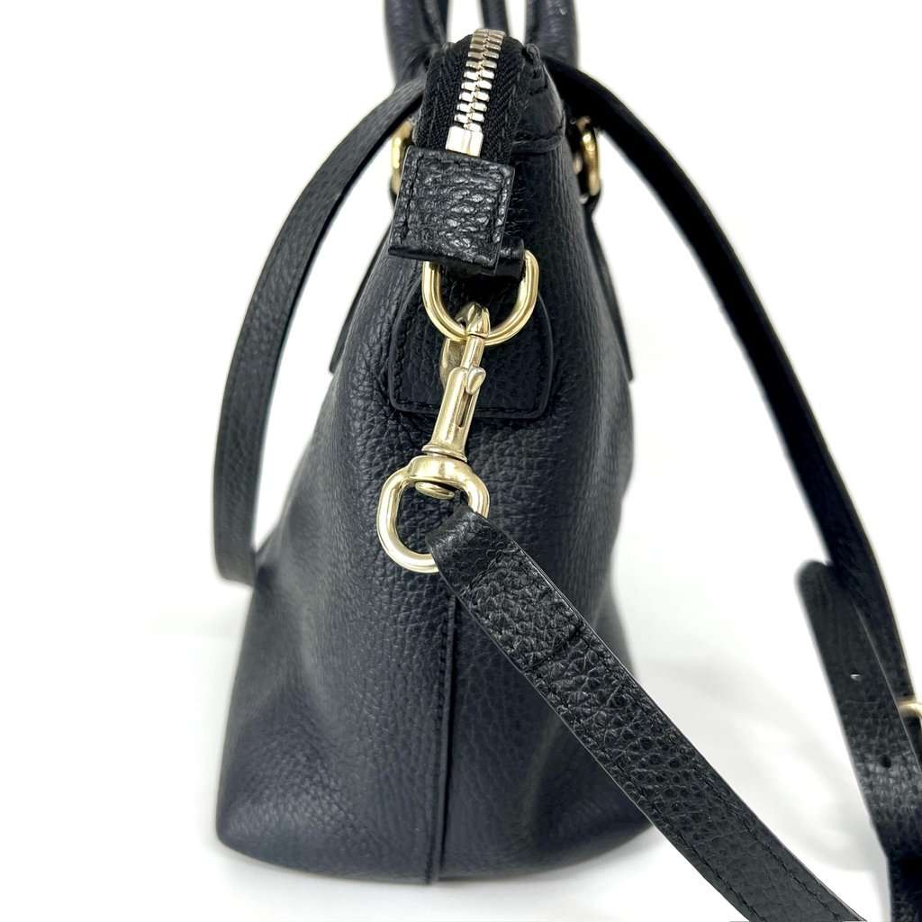 Gucci Interlocking G Medium Pebble Leather Tote Bag Black Black Fair - Model View