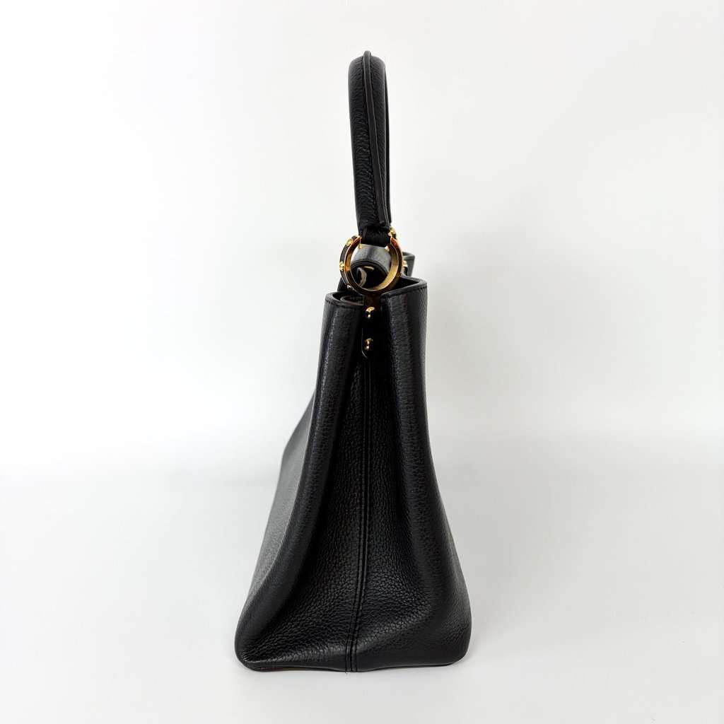 Louis Vuitton Capucines MM Noir Gold Black Leather Good - Box View