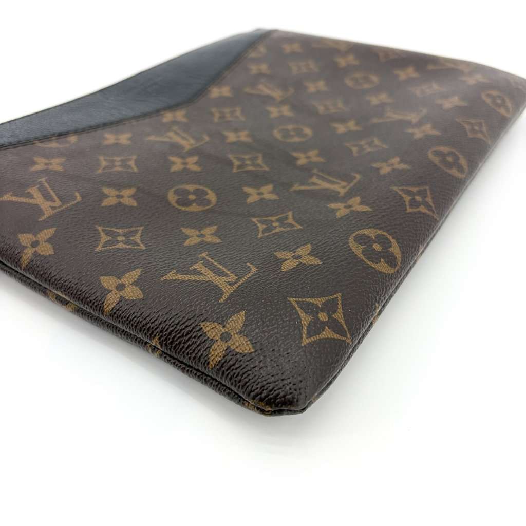 Louis Vuitton Daily Pouch Monogram Noir Black Canvas Good - Box View