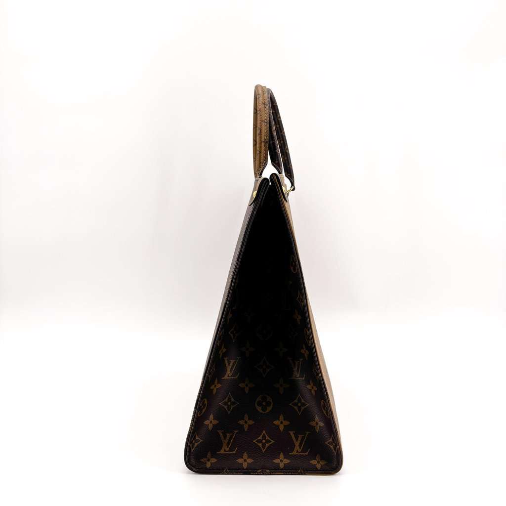 Louis Vuitton Onthego GM Monogram Brown Canvas Very good - Model View