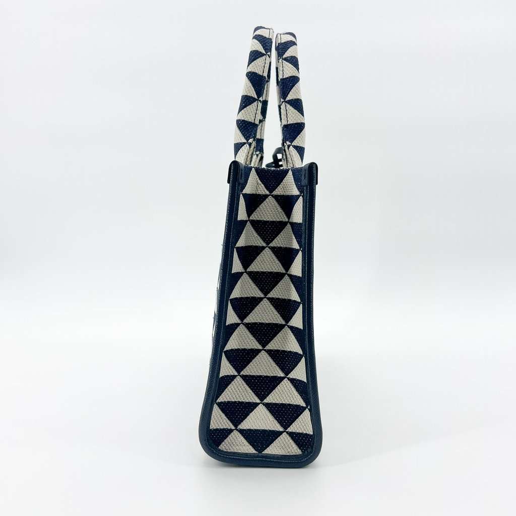Prada Symbol embroidered fabric tote bag MultiColor Leather Very good - Model View