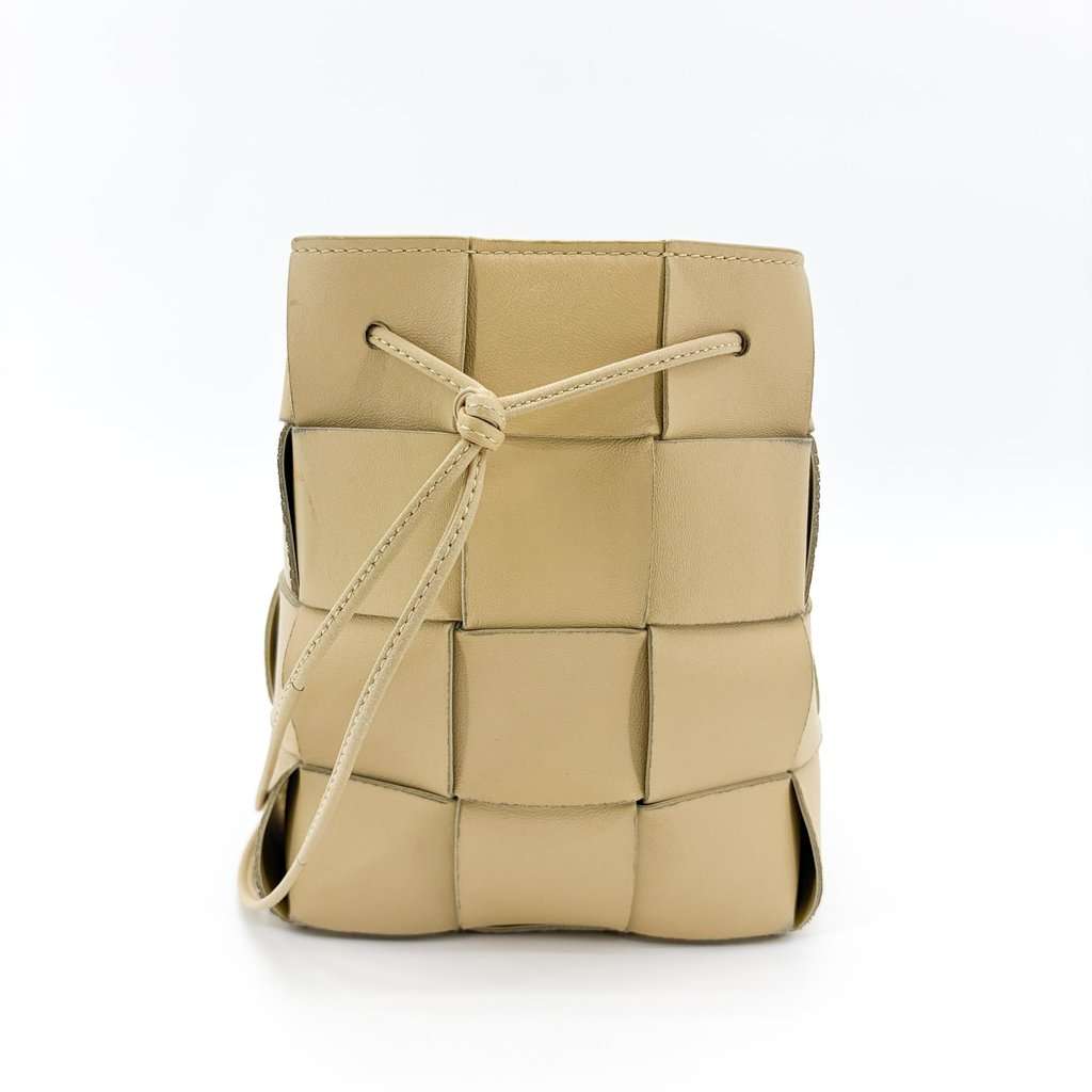 Bottega Veneta Small Cassette Bucket Bag Almond Beige Leather Very good - Model View