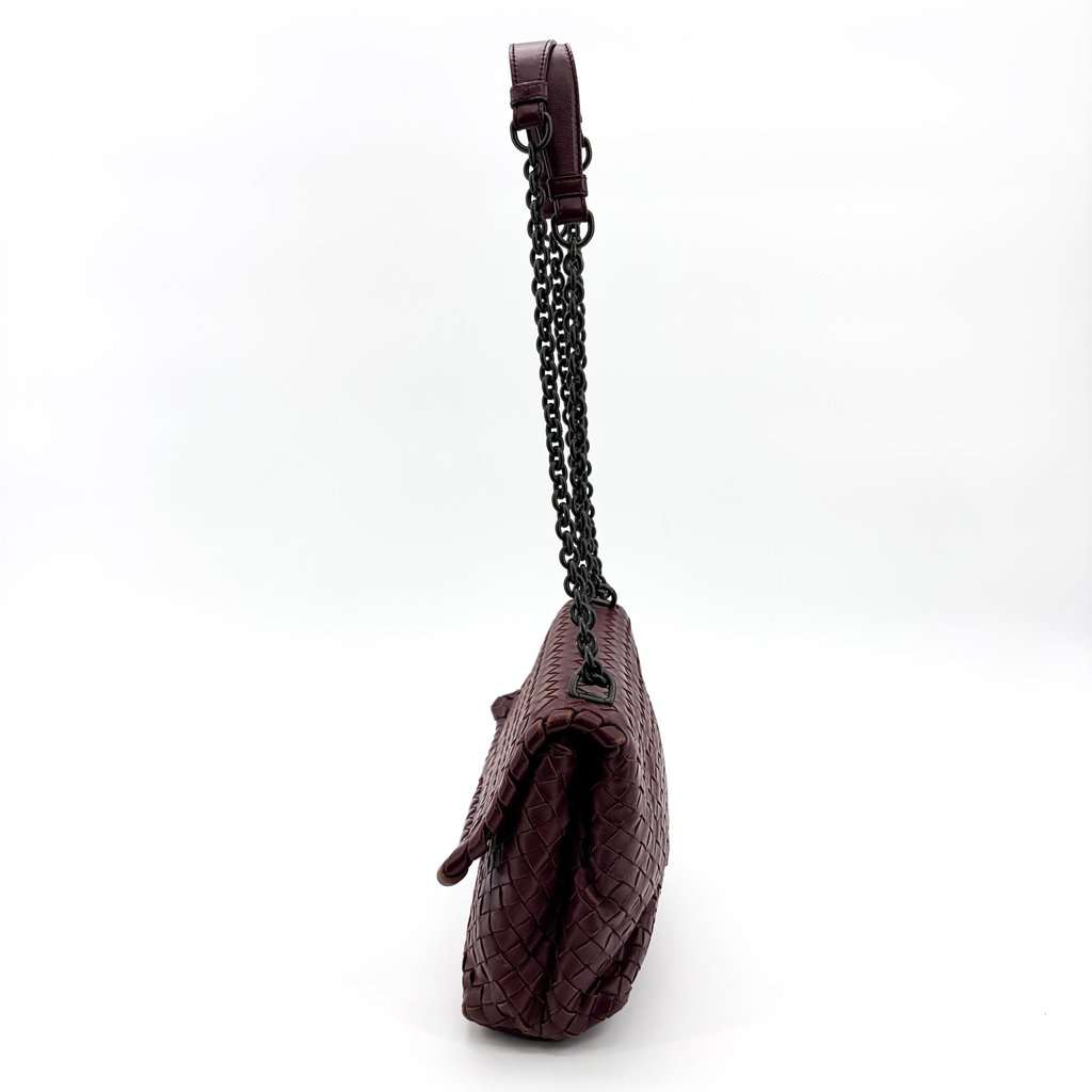 Bottega Veneta Intrecciato Medium Olympia Bag Burgundy Burgundy Leather Good - Model View