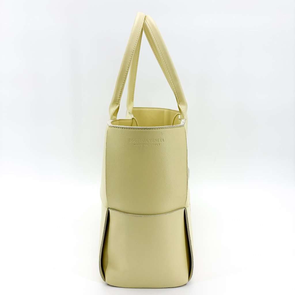 Bottega Veneta Small Arco Tote Bag Pale Yellow Yellow Leather Very good - Model View