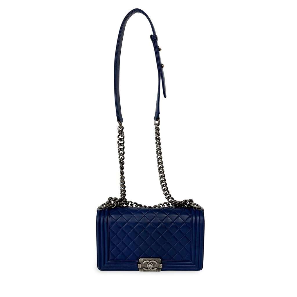 Chanel Boy Bag Large Blue Calfskin Silver Hardware Shoulder Bag Series 23 Blue Leather Good - Front View