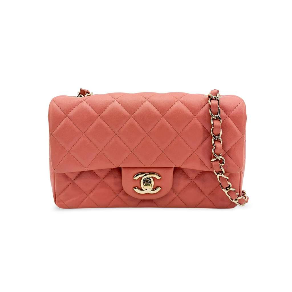 Chanel Classic Flap Bag Medium Gold Hardware Coral Pink Pink Leather Very good - Front View
