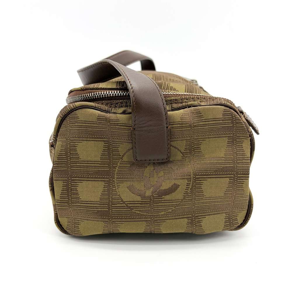 Chanel New Travel Line Vanity Bag Khaki Brown Jacquard Very good - Model View