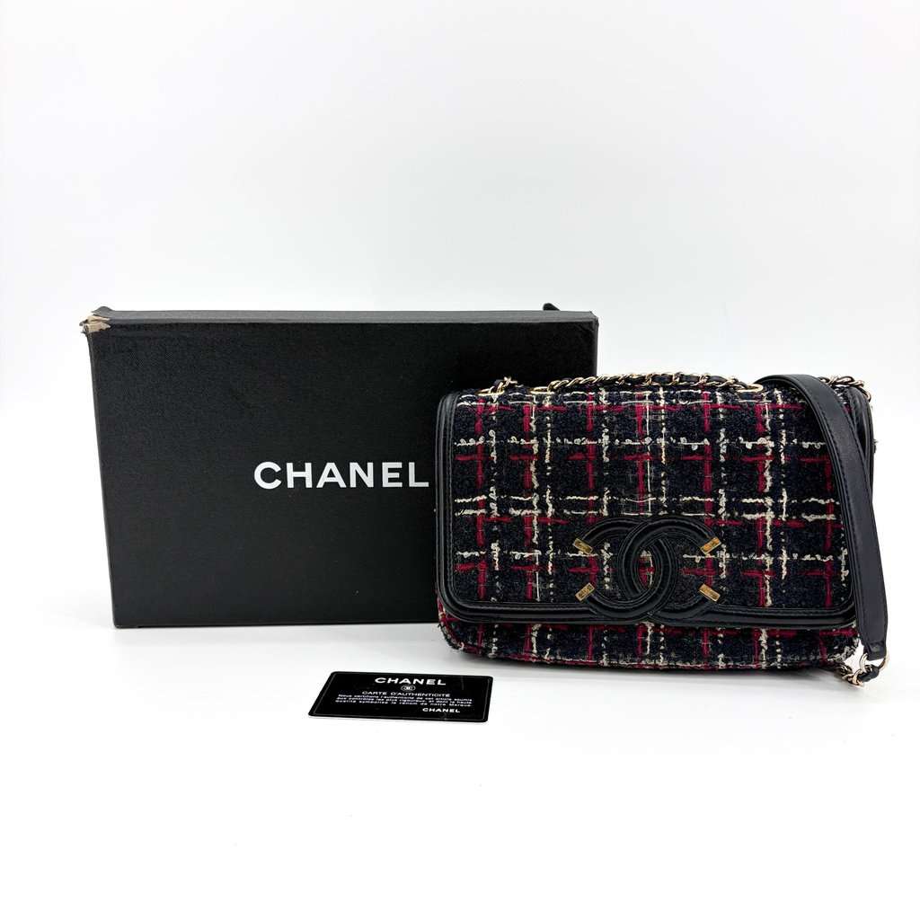 Chanel CC Filigrigue Tweed Flap Bag Medium Black Red Black Tweed Very good - Back View