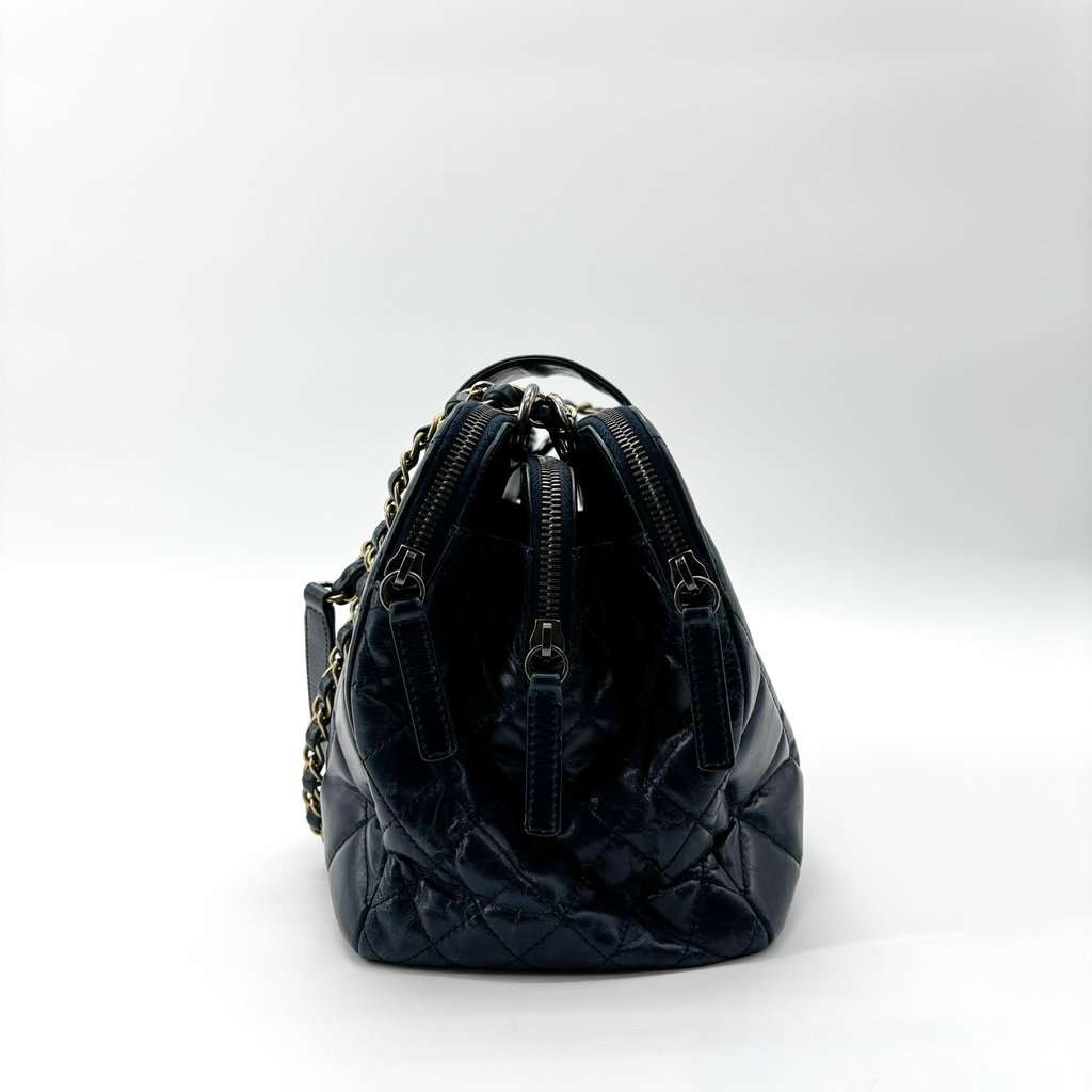 Chanel Vintage Lambskin Frame Chain Shoulder Bag Navy Gold Hardware Gold Leather Very good - Box View