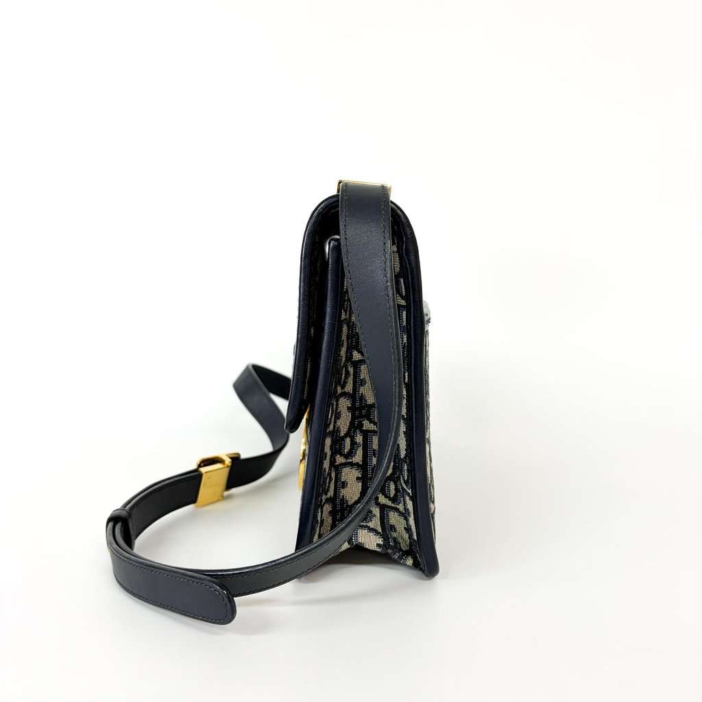 Dior 30 Montaigne Blue Oblique Jacquard Bag MultiColor Jacquard Very good - Model View