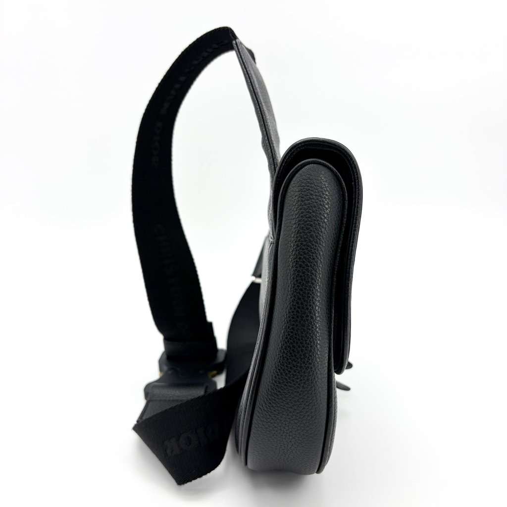 Dior Men's Saddle Bag Black Grain Calfskin Black Leather Good - Model View