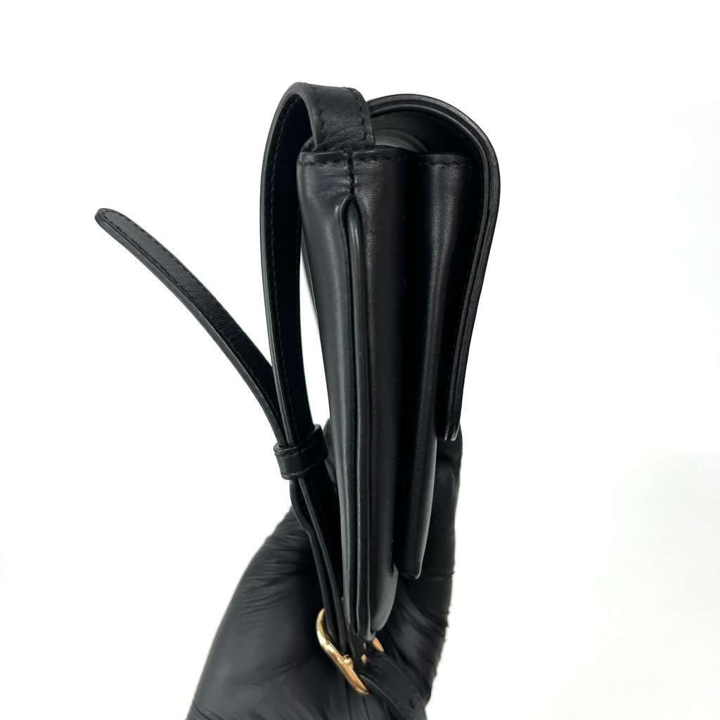 Gucci Ali Small Shoulder Bag Black Black Leather Good - Model View