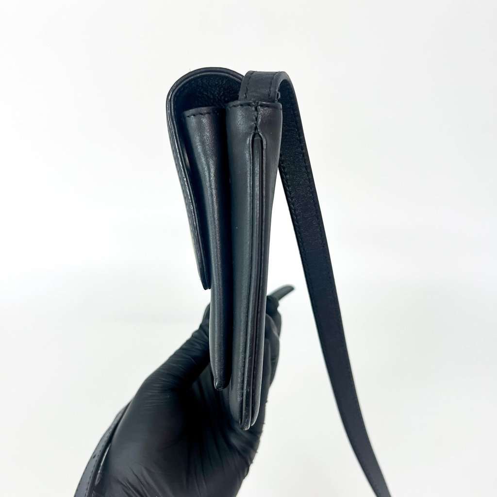 Gucci Ali Small Shoulder Bag Black Black Leather Good - Model View