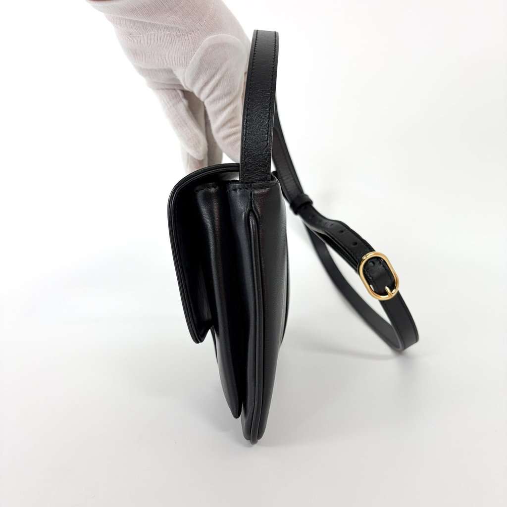 Gucci Ali Small Shoulder Bag Black Black Leather Good - Model View