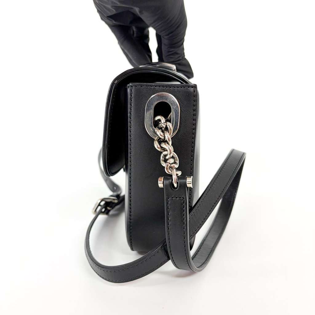 Gucci Marina Small Shoulder Bag Black MultiColor Leather Good - Model View