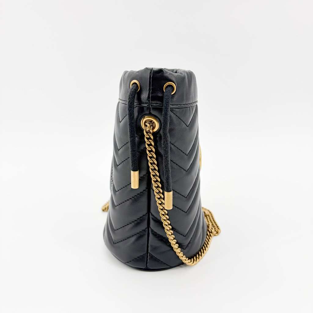 Gucci GG Marmont Mini Bucket Bag Black Black Leather Very good - Model View