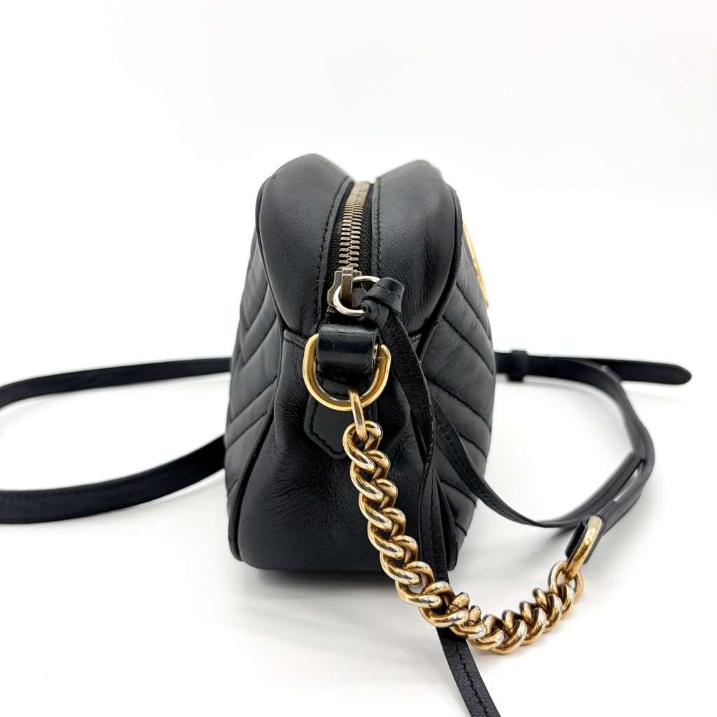 Gucci GG Marmont Small Matelassé Camera Bag Shoulder Bag Black Black Leather Fair - Model View