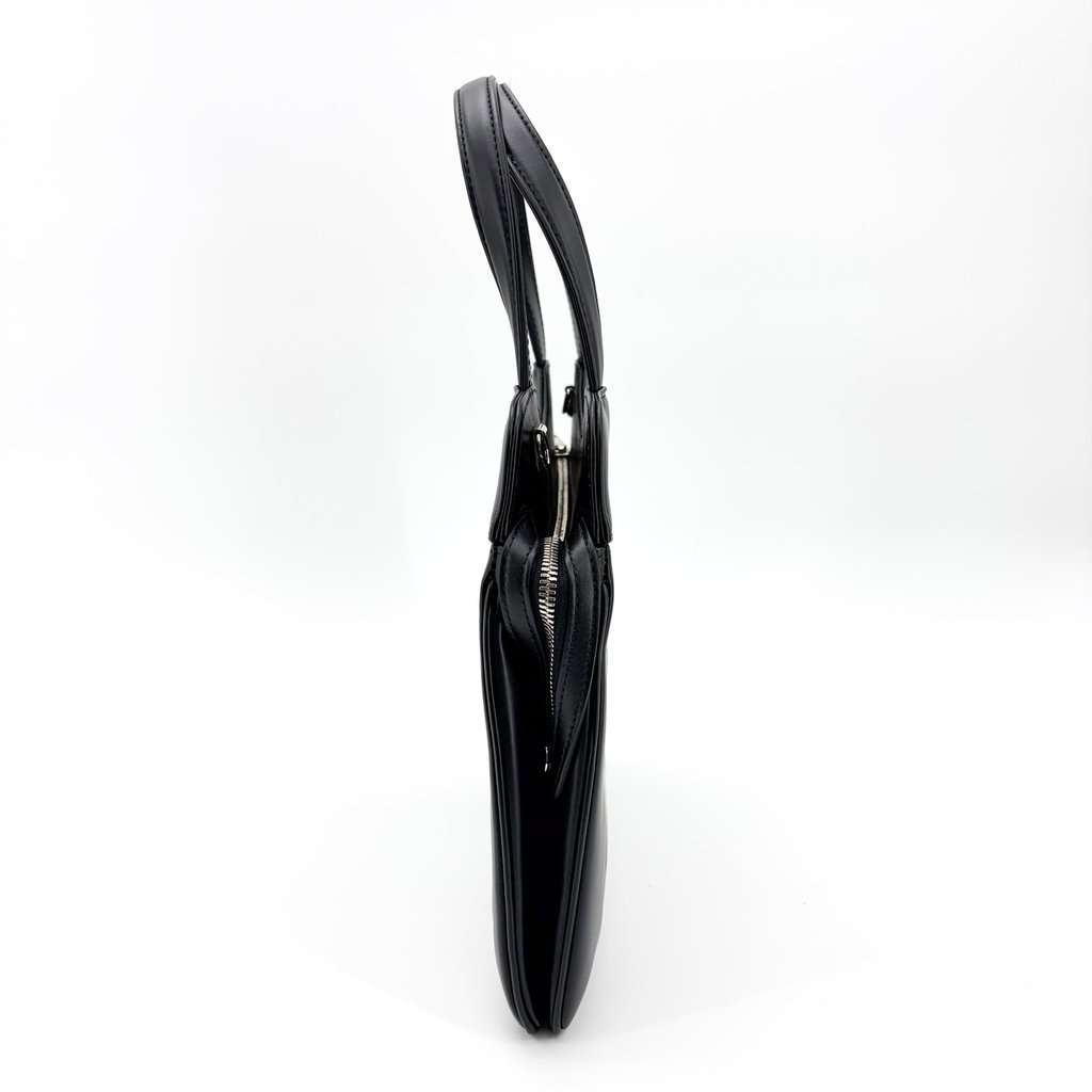 Gucci Vintage Interlocking G Circle Logo Leather Handbag Black Black Leather Very good - Model View