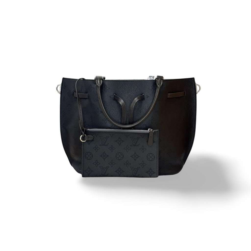 Louis Vuitton Girolata Black M54402 GIROLATA MAHINA NOIR Black Leather Good - Front View